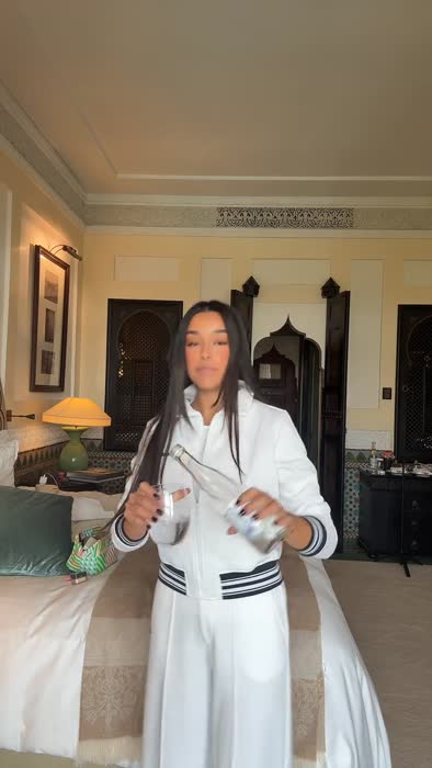 24d647f4c31f80f1c09c8be9b92c1645999045fae6e530735b41caef5b2180fb thumbnail