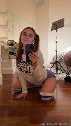 ef2d48ac2457635e2e76661a526e2937509bac471142d2f099eb520905a3564d thumbnail