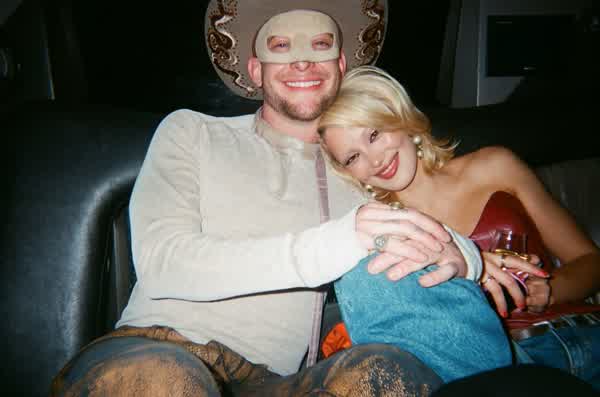 b22d889275519d8e3b8aca89f4b0c7b5e61d61aad2db3ae1e8e82be374a2c29f thumbnail