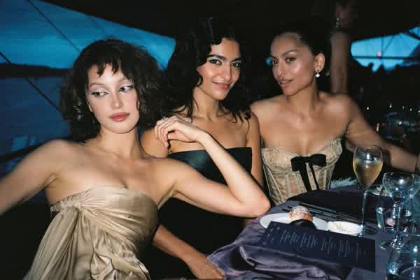 df71c0cd11156e757a318652651826a9394383fadb0ba10c43f3b2e4aa46499b thumbnail