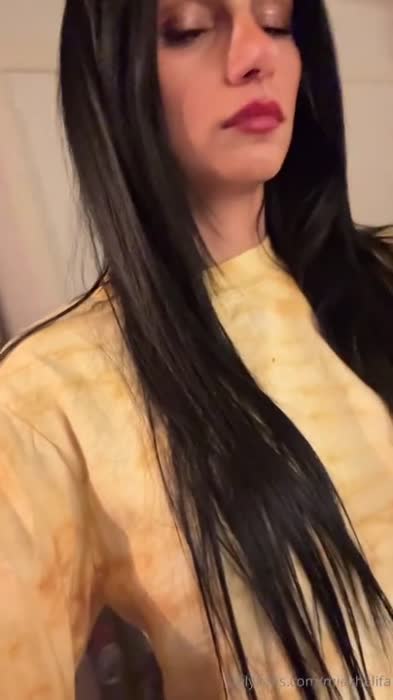 Mia Khalifa Nude American Pornstar - Mia Khalifa Onlyfans Sexy Videos