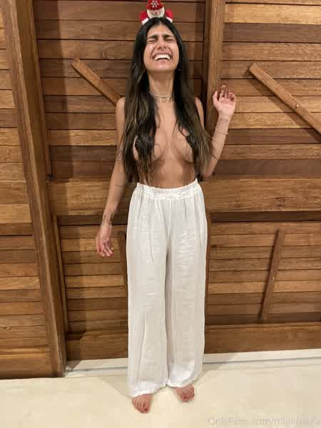 4ecc6d32c7d0de58f2849f04f7dd929f3564b368f12c66254be7c5d70f455196 thumbnail