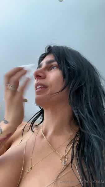 7d15db86bad4b0be6071a595f9d9e05dcdad49ce8cbb5f75b47094056d27b160 thumbnail