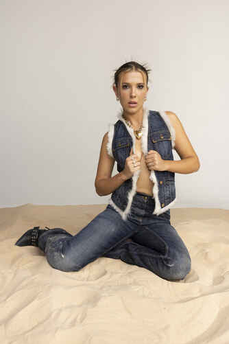 74e6c8c14c82f43edb7264ddf99277432b8727ea0a8863eff915c6a0c3689303 thumbnail