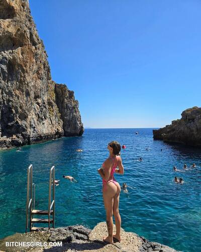 99198029406722668186270596144579308472 thumbnail