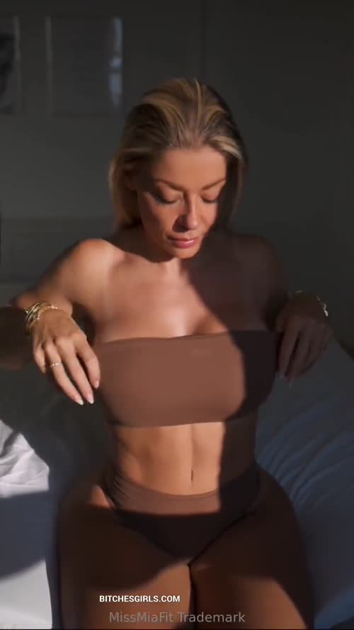 a989bbb02f1c23d1f9d8b86923b7c773c8f4cdfa60bff7ff9d339e956854e3e8 thumbnail