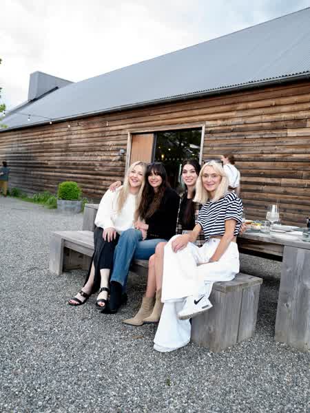 01e562477b986061c71648e50c170dfa1ec4126f950d41cb51c843887d6d9129 thumbnail