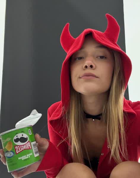 8a27b0e14847ed2a5caefeb6c111b56dcfe1597b13286d8a0d7536e063c8a192 thumbnail