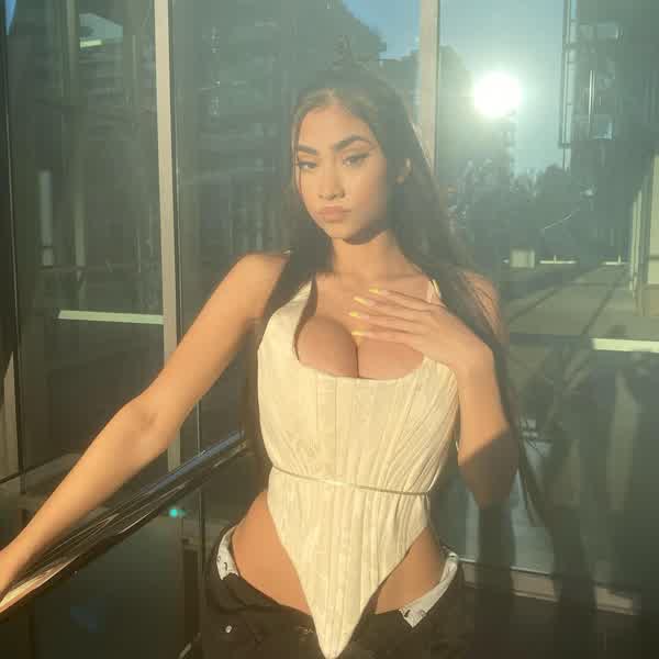 18a321b64333d15e257005ea6c402f8abe31f1a4d850d9531c9e2208cc03e5ec thumbnail