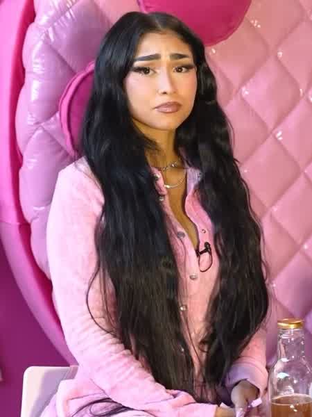 98655d12cd0770fb9f6f59707c51391e304651657ac272583b1154f4d4b855fa thumbnail