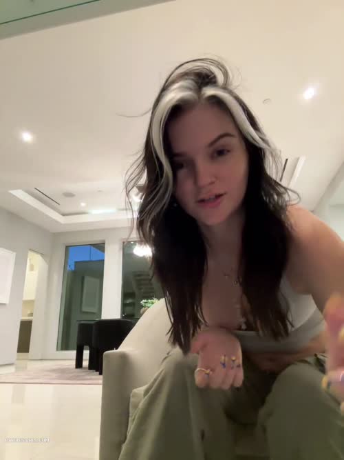 a827ddbfd2c63ae1436bbe3f071d69ce69cbce9f08605325766eb52e37eecf90 thumbnail