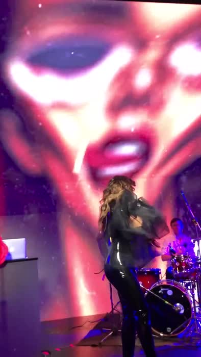 2df4ea3d89041a05a6717b363137733d3446d493fce5358e209b7cc49e7969f5 thumbnail