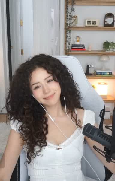 4161a5e68ba11e6d70c4abe506eb4c21edee268147f576f0abb6c99b963b5b2d thumbnail