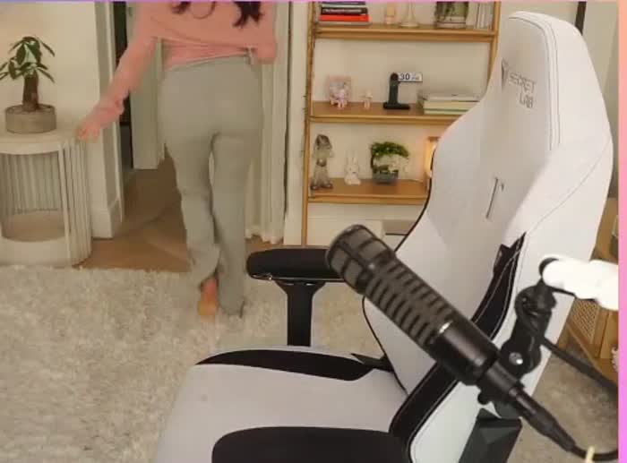 c28e727300aebe4e7aeeb99040562eb5116b83d0a3c95f4f998b1a963924c9ab thumbnail