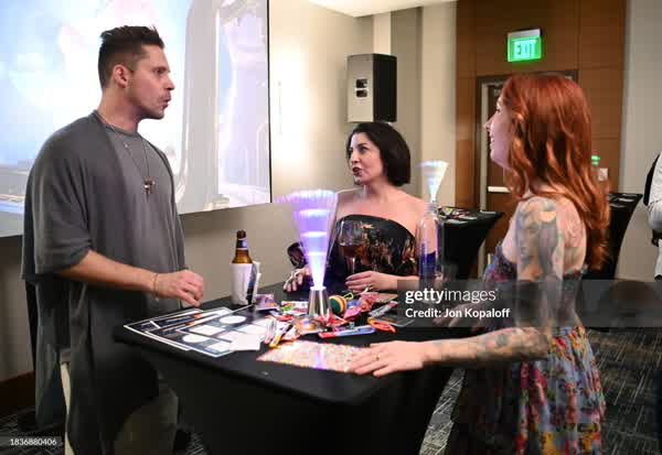 73d5b10a06ff38ad02e8921f0682caff25fcaa7128d1d7bd95801e96086b499b thumbnail