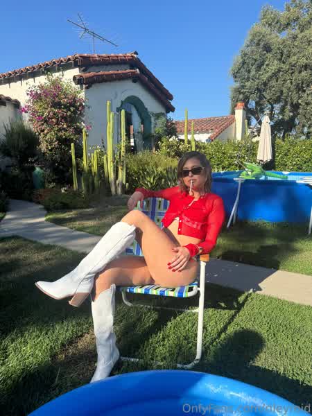 01d4c09b6a2fcd6a866f5ddd0402a7d7e08282a45dcbc08dda19056fe6c0eff8 thumbnail