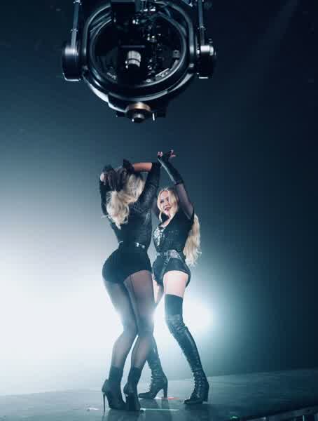 Sabrina Carpenter Petite Singer - Sabrina Carpenter Blonde Videos