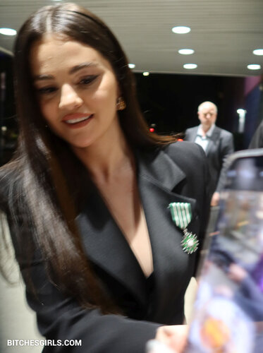 198486111947895103866765635422763466652 thumbnail