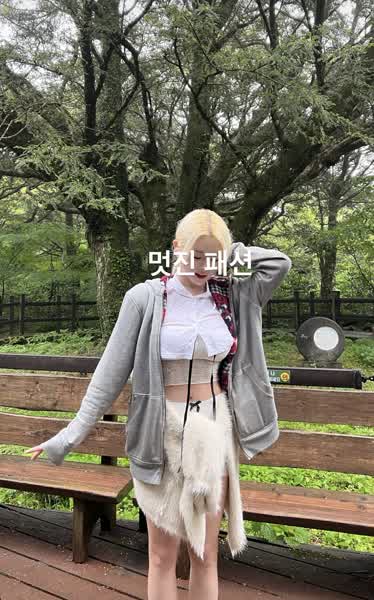 d5f5334b1391d41ea0b5dd6d0a90545fada8cc498abcf65398b779f51b559798 thumbnail