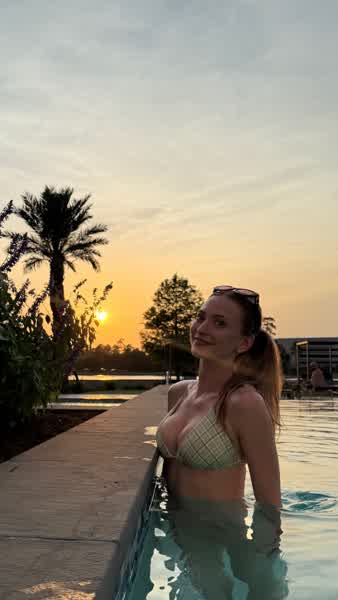 55ce11446768672c67cd0917dfc93b75f22e7a1841568c13ae627877025d6ef5 thumbnail