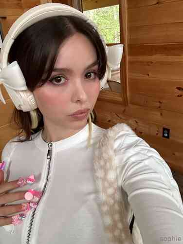 7d571bc4a3ce936889f26d5b6c64ba3b575a2a0ff62bd077b074b77e5b768018 thumbnail