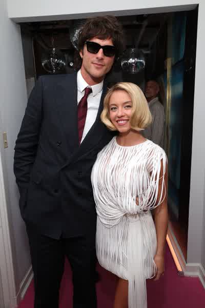 f5d218c2a1af30489f366835c268ac58c3981188f2882641f786a1ee00737f5c thumbnail