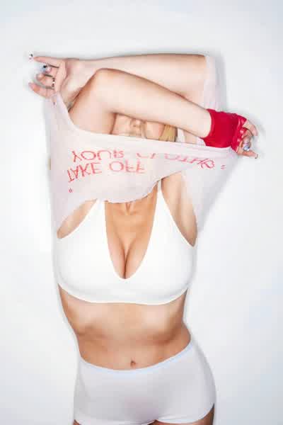 b1bfd03a2ea162be488588e77d11a53e0c729ed39bd084625bd773825117b94e thumbnail