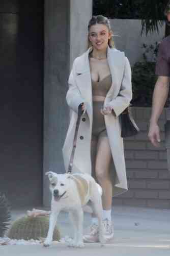 016bb18f4c189ad21689340ebf0f926f98b755e5e5ac3f5d7a658c45e18966c0 thumbnail