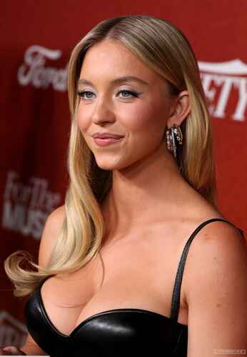 288aa93ca652c25d8b9d11f91a8e1cd176923309715404eac98ee0c5a41dc5bd thumbnail