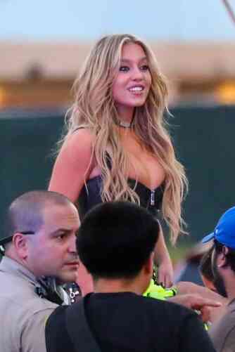 c0fbbd62031f3d674b241385dcacaf53762399426c5213f18b359d20c72b8409 thumbnail