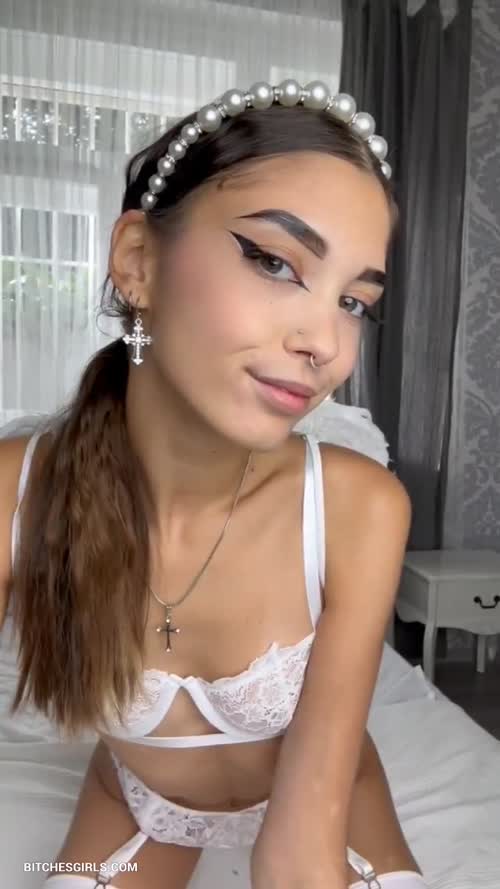 348b384cecab3f0249afc5111c621beb169190729c57a65b91921ccf79ab6e4c thumbnail