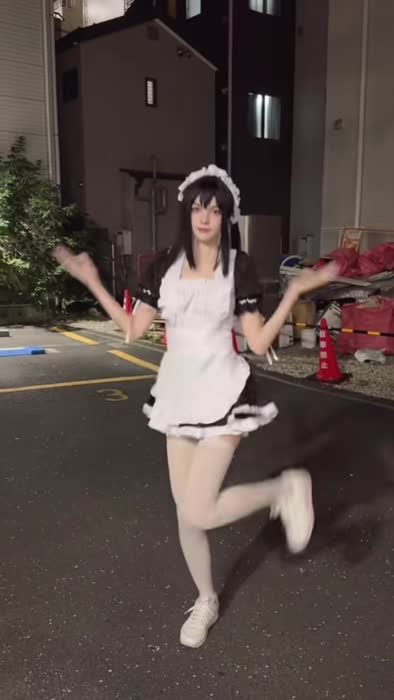 8c79300752290a87b7a12a0a55ee5d6104ef17a91bc70e27750f97c8db7d444b thumbnail