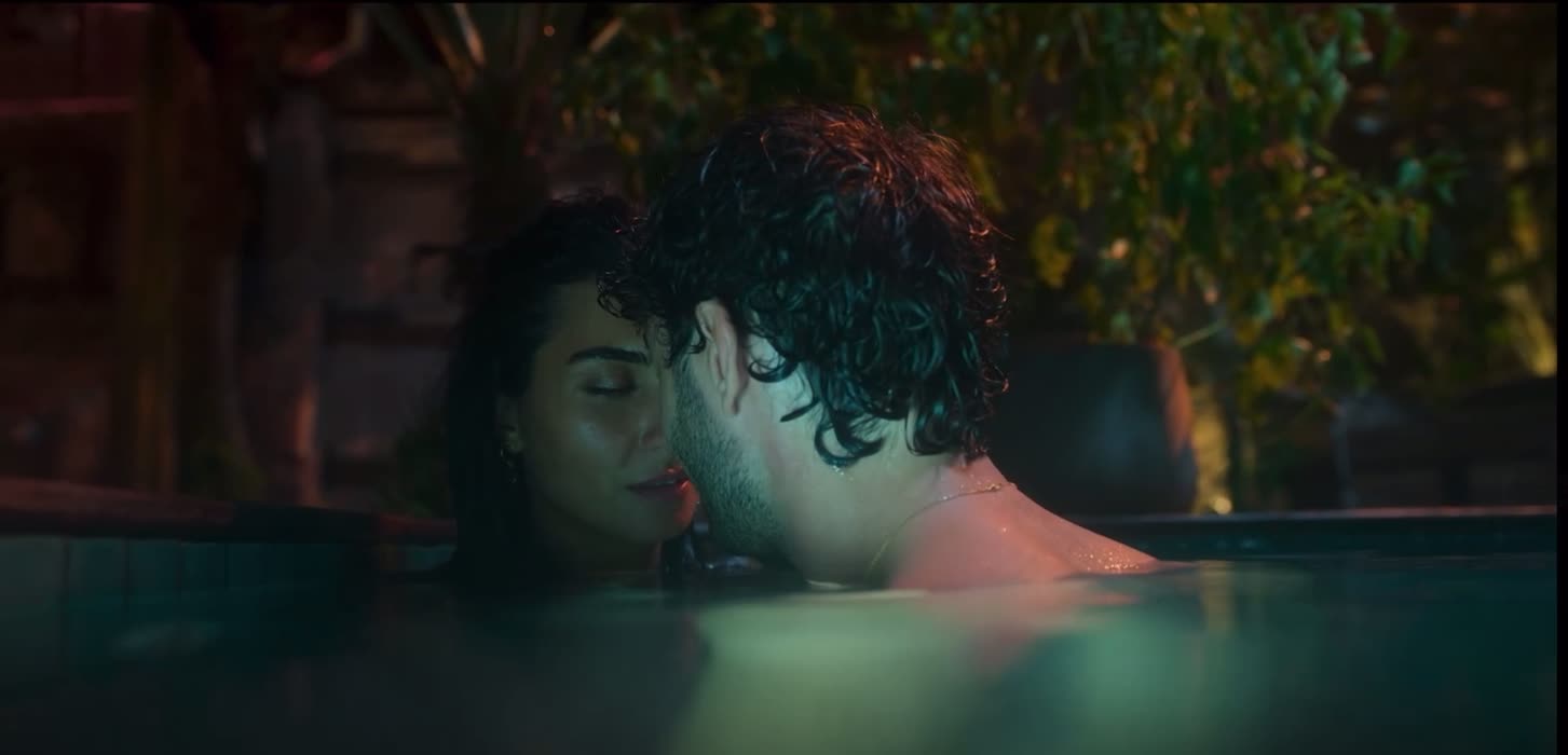 Tuba Buyukustun Turkish Actress - Tubabuyukustun Nude Videos