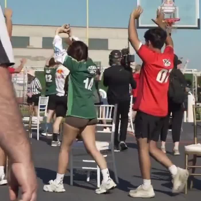 266f2922143e2f2459900c90b7de7fce124aeac1a4493d91bd685ec685e52cbe thumbnail