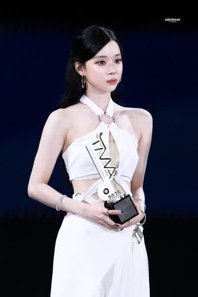 0bc7d8209713cc8ee0a84b3627f822f68dab42753ef833c18aea7fba79aae691 thumbnail