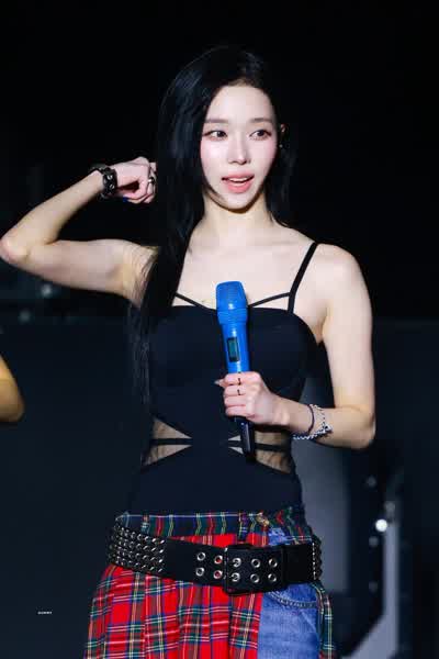 2c4252e6bed323304a8f2c2932e16180b7ed3994d437b048213c0f71ec00406f thumbnail