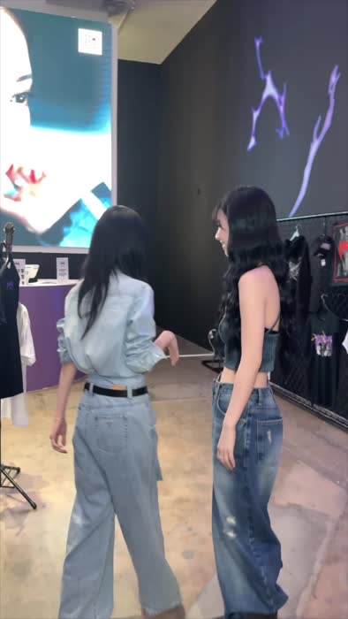 76ed915ac719d3a8de9d2257deed2ce1e9244d7096db81c37391f10258c67380 thumbnail