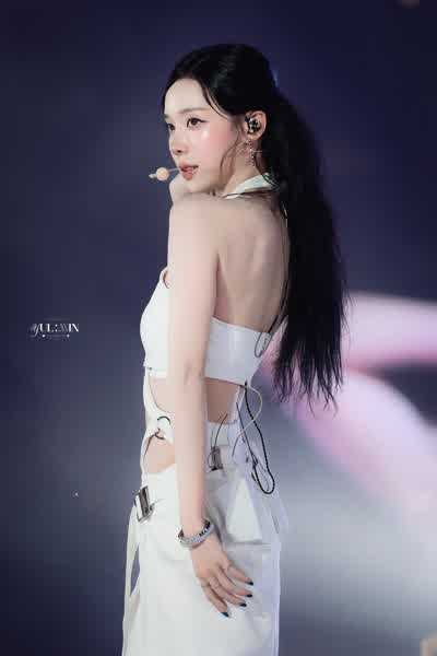 78a6232ed92a908a2980acb8c6a72386fea8c88d55f7f9f977061873aa3f7170 thumbnail