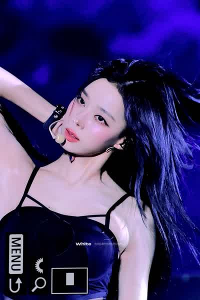 bb6a40f5f78b24d309b37d7eb469a4e77a154be4177daf058b14add125df2a28 thumbnail