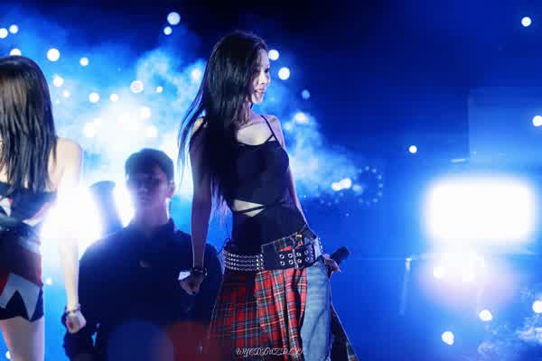 c6bf8ed385206e34fca2fa0bbe2a271f54f9a95ed5dd8a5723f77684485d7c4e thumbnail