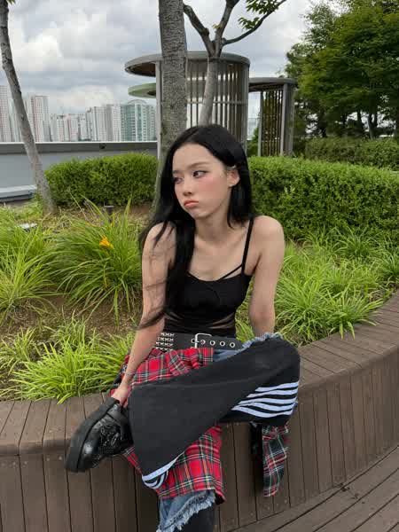 d43f89893667e5ce744d345b29b066f7cad57f9a50970515ac296d6483302b1f thumbnail