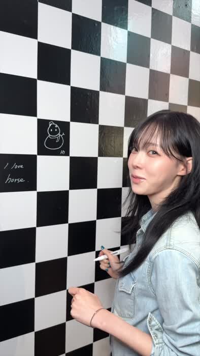 f3d186cac25281fa140503948eed5cc7fe19bc1aa05fa977dd5e8317aa176746 thumbnail