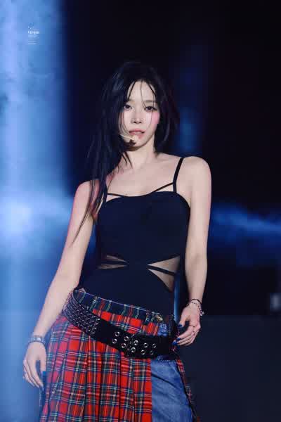 f5e5f8fd6921b6e1e9fd2828b4e0526d9f745012d39ad8f97d7b355784e45492 thumbnail