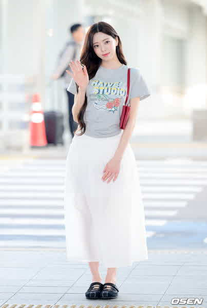 Yuna - Nude Asian Idol - Itzy Porn Photos